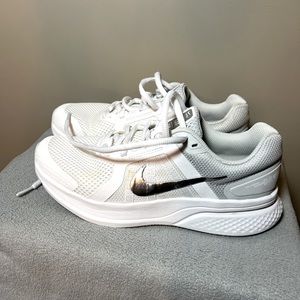 Nike Swift 2 running shoes. Womens 7